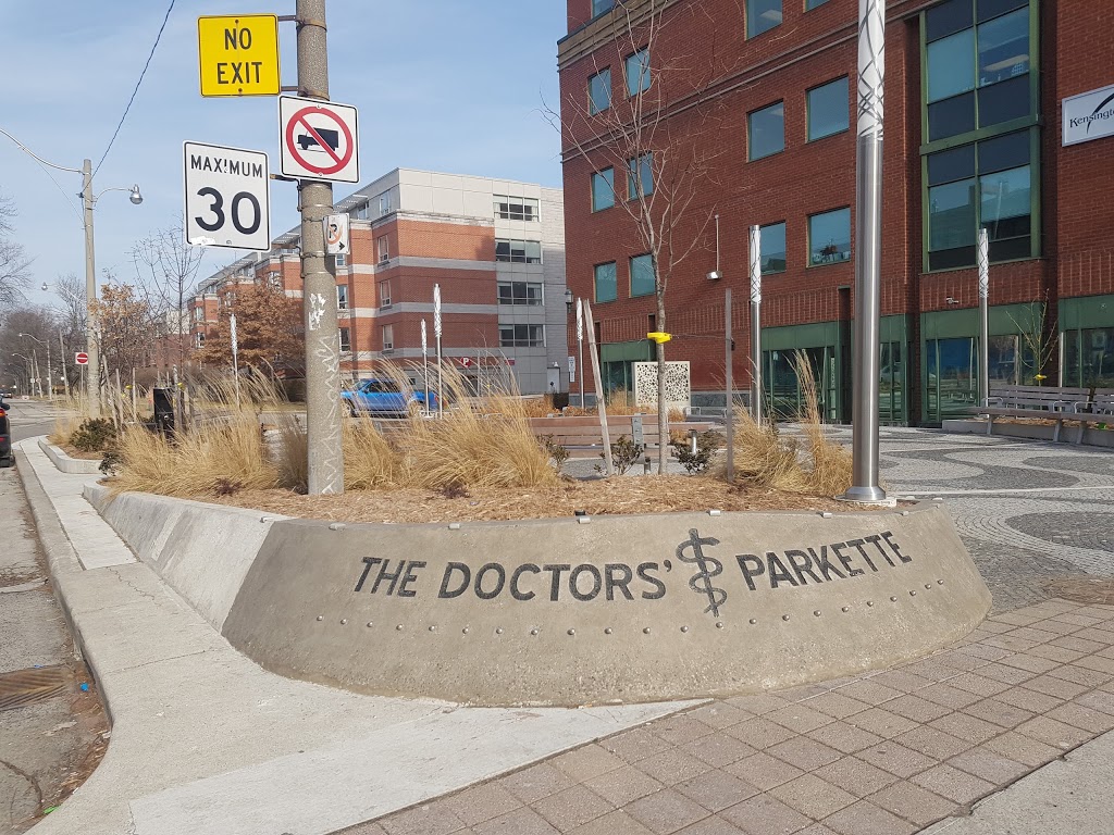 The Doctors Parkette | 15 Brunswick Ave, Toronto, ON M5T 3A9, Canada | Phone: (416) 338-4386