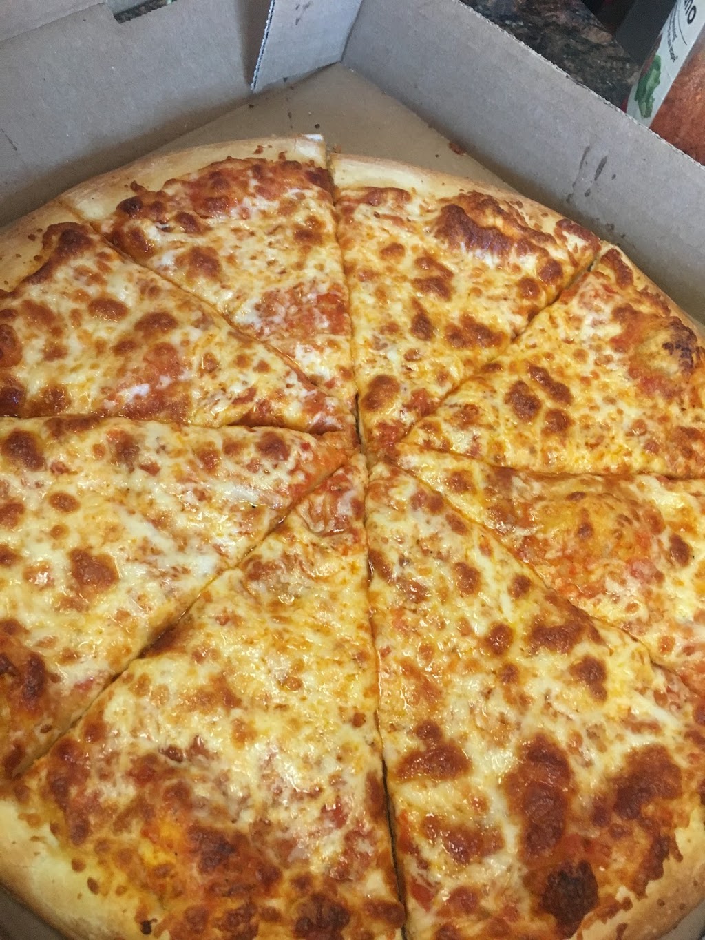 City Pizza & Wings | 581 Main St E, Hamilton, ON L8M 1H9, Canada | Phone: (905) 528-1111