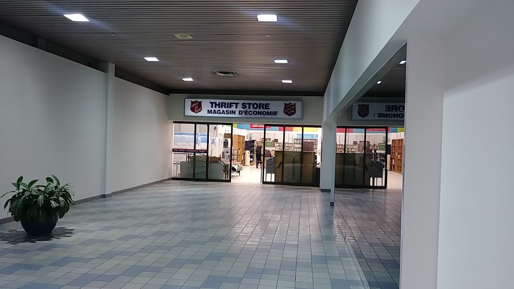 BEACON HILL SHOPPING CENTRE | 2339 Ogilvie Rd, Gloucester, ON K1J 9M7, Canada | Phone: (613) 563-4442