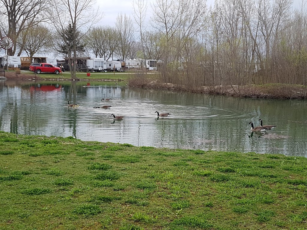 Country View Motel & RV Camping Resort | 4569 London Line, Wyoming, ON N0N 1T0, Canada | Phone: (519) 845-3394