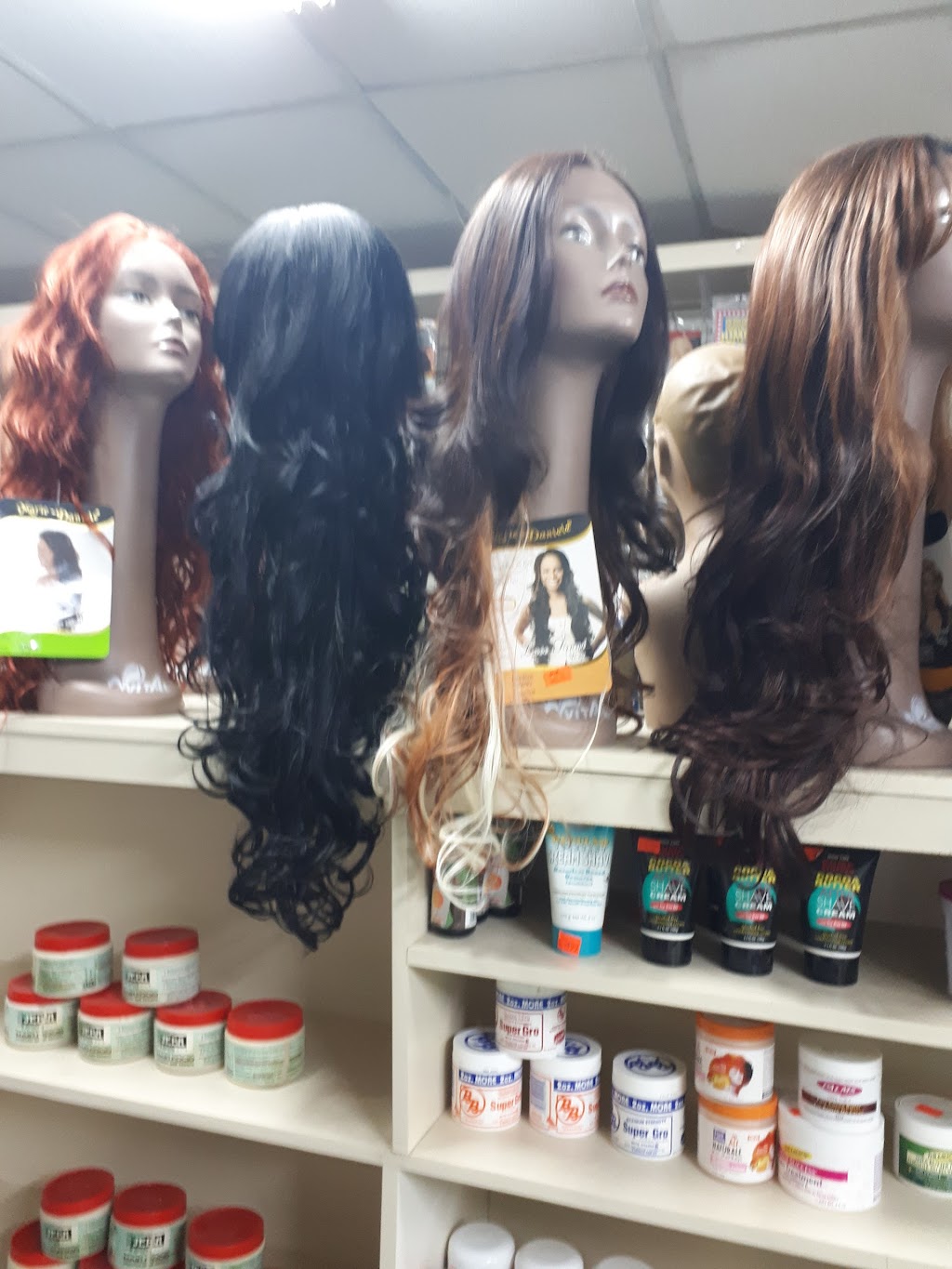 Looks Beauty Salon & Supplies The | 463 Dundas St, London, ON N6B 1W3, Canada | Phone: (519) 439-8300