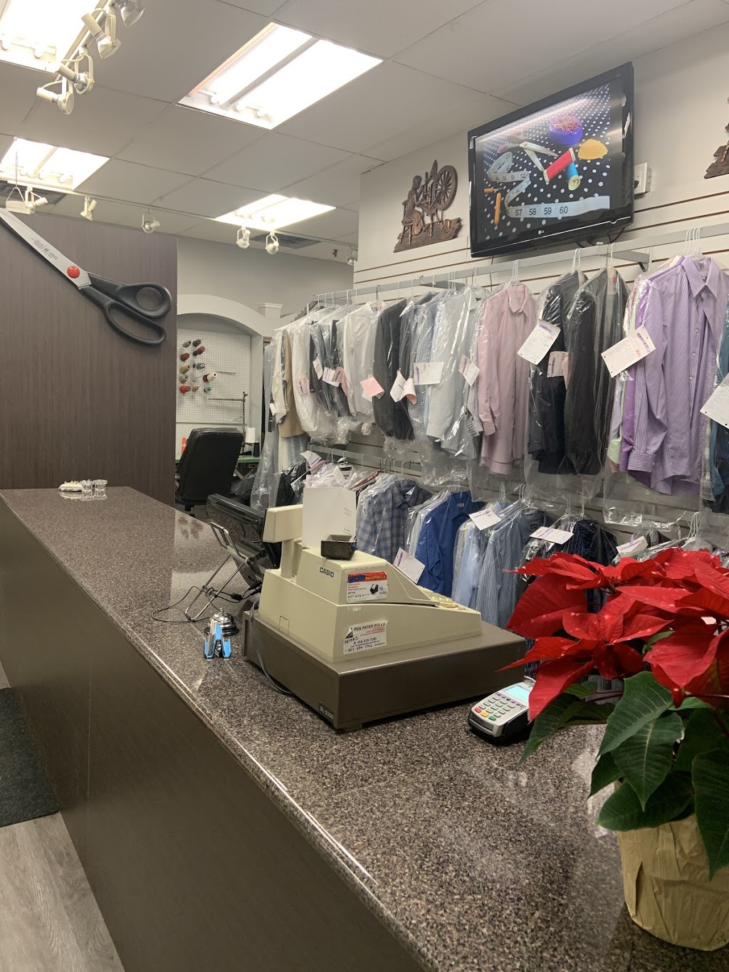 Express Alteration and drycleaning services | point of interest | 1615 Dundas St E, Whitby, ON L1N 2L1, Canada | 9054329456 OR +1 905-432-9456