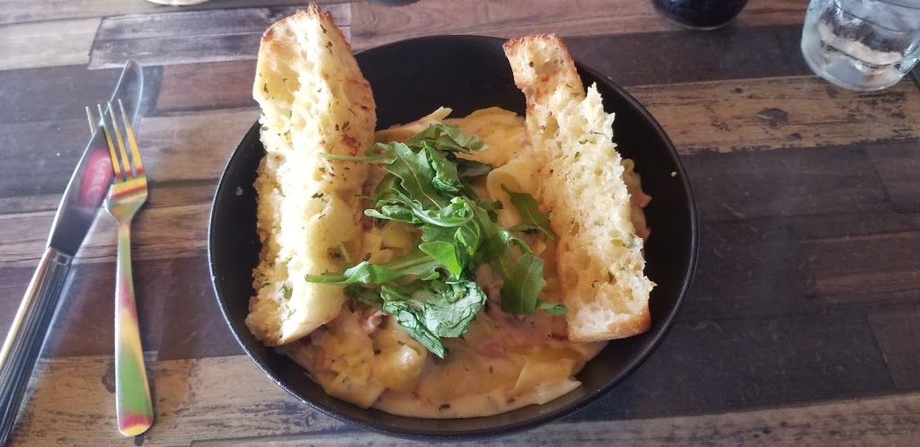Resto-Bar La Galoche | 1065 Rue du Marché, Acton Vale, QC J0H 1A0, Canada | Phone: (450) 546-4011