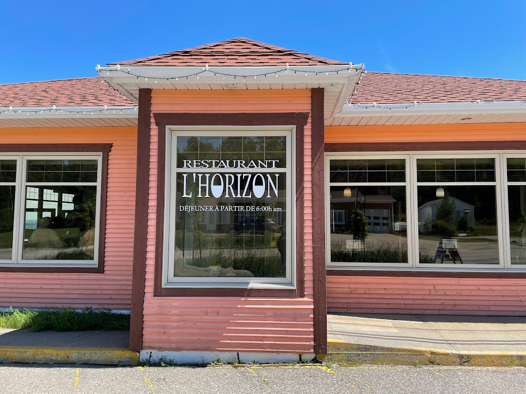 Restaurant LHorizon | 775 Rue St Laurent, Saint-Siméon, QC G0T 1X0, Canada | Phone: (418) 471-0606