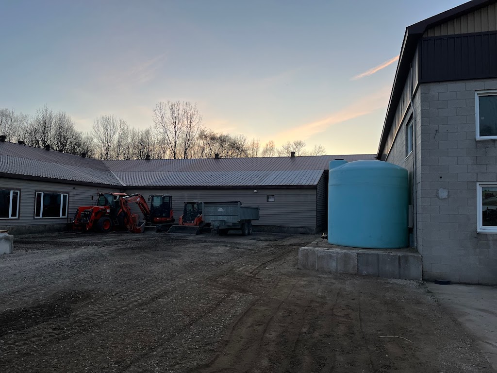 ORTH TRUCKING LTD | 94 William St W, Harriston, ON N0G 1Z0, Canada | Phone: (519) 321-1086