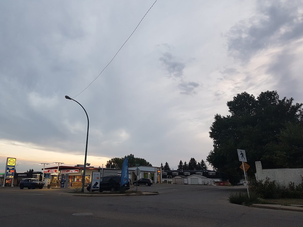 Moose Jaw Esso & Car Wash | 12 Wood Lily Dr, Moose Jaw, SK S6J 1E1, Canada | Phone: (306) 692-5535