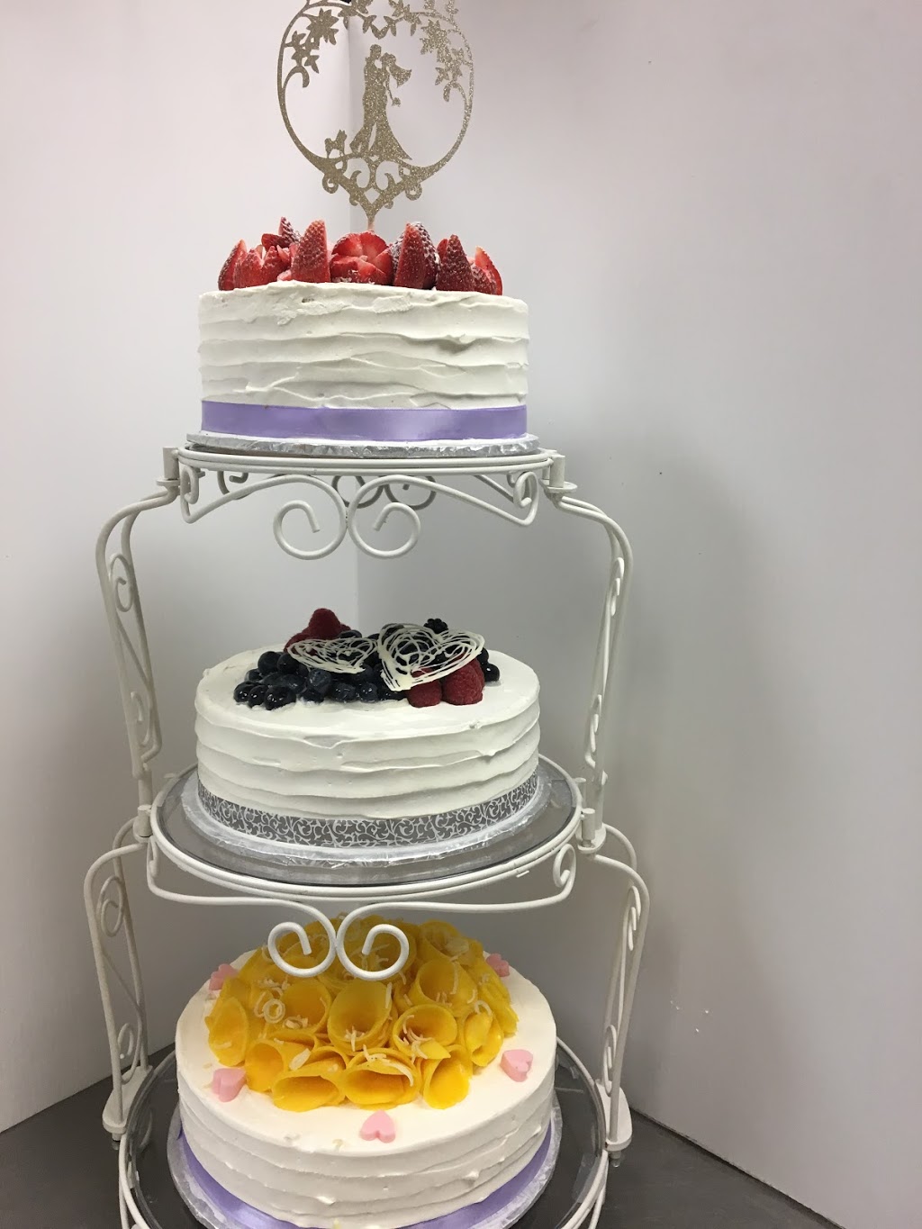 Yamato Bakery | 1322 Centre St N, Calgary, AB T2E 2R7, Canada | Phone: (403) 230-5313