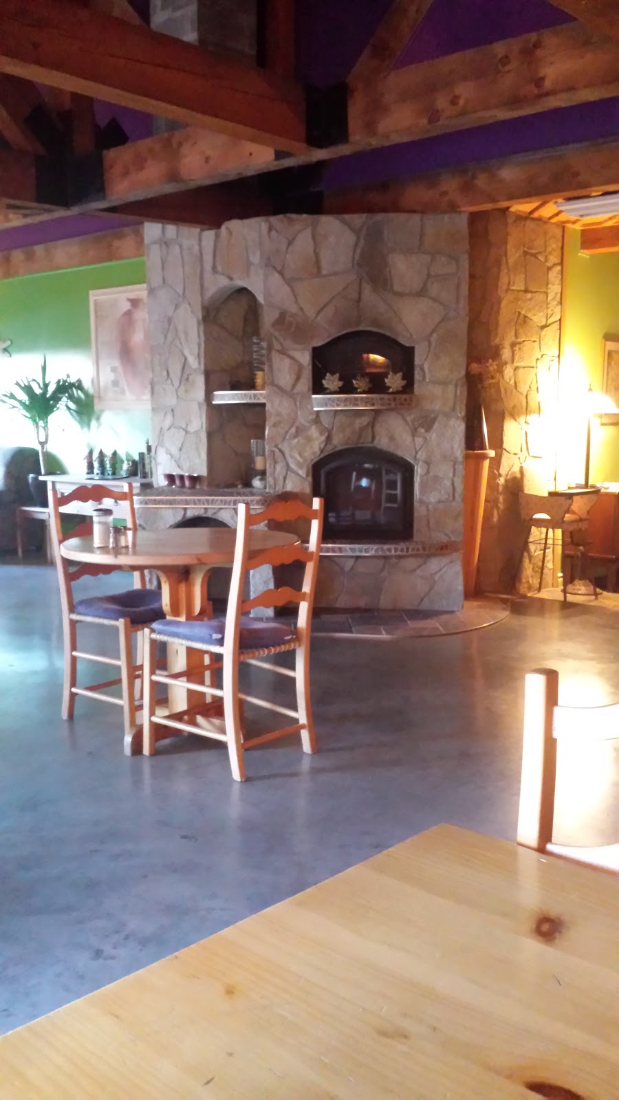 Auberge Laetus Le Joyeux | 4333 Chemin du Lac Brennan, Rawdon, QC J0K 1S0, Canada | Phone: (450) 834-2364