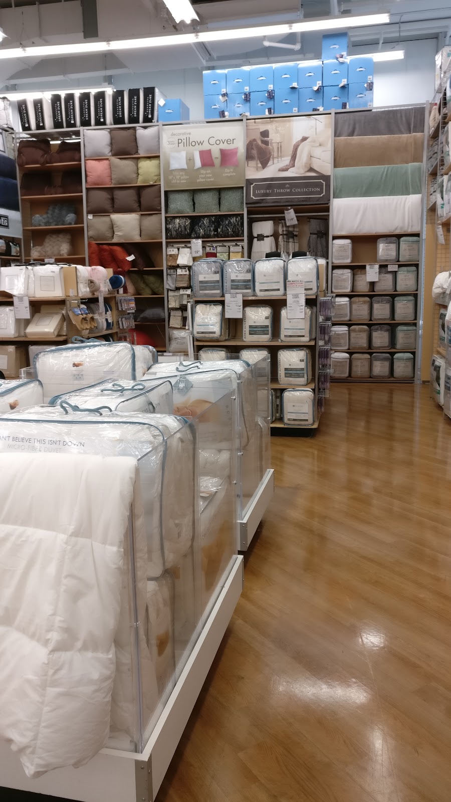 Bed Bath & Beyond | 382 Yonge St, Toronto, ON M5B 1S8, Canada | Phone: (416) 205-9653