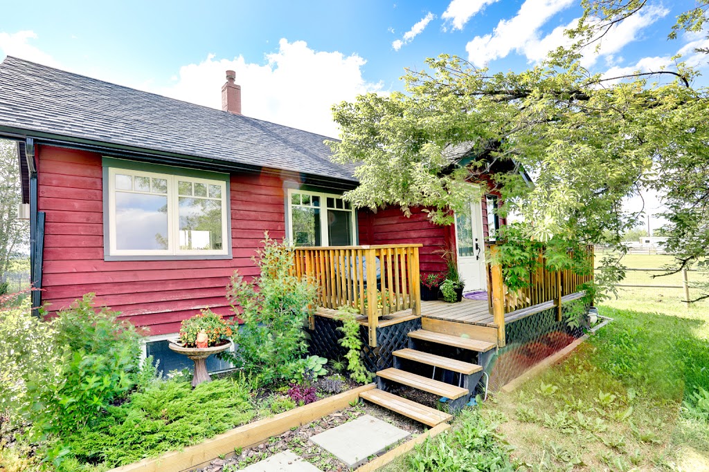 Okotoks REALTOR® - Samantha Clement | 1300 Village Ln #10, Okotoks, AB T1S 1Z6, Canada | Phone: (403) 605-7200