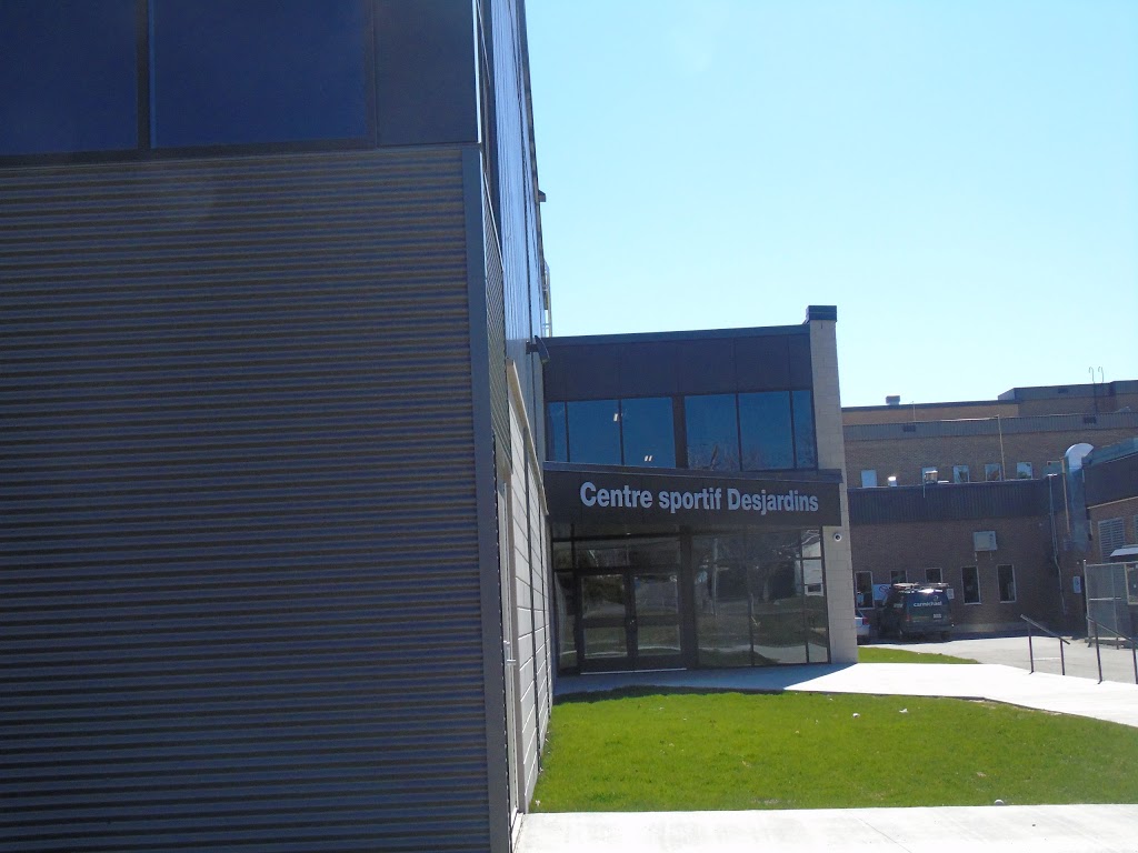 École secondaire La Frontalière | 311 Rue Saint-Paul Estate, Coaticook, QC J1A 1G1, Canada | Phone: (819) 849-4825