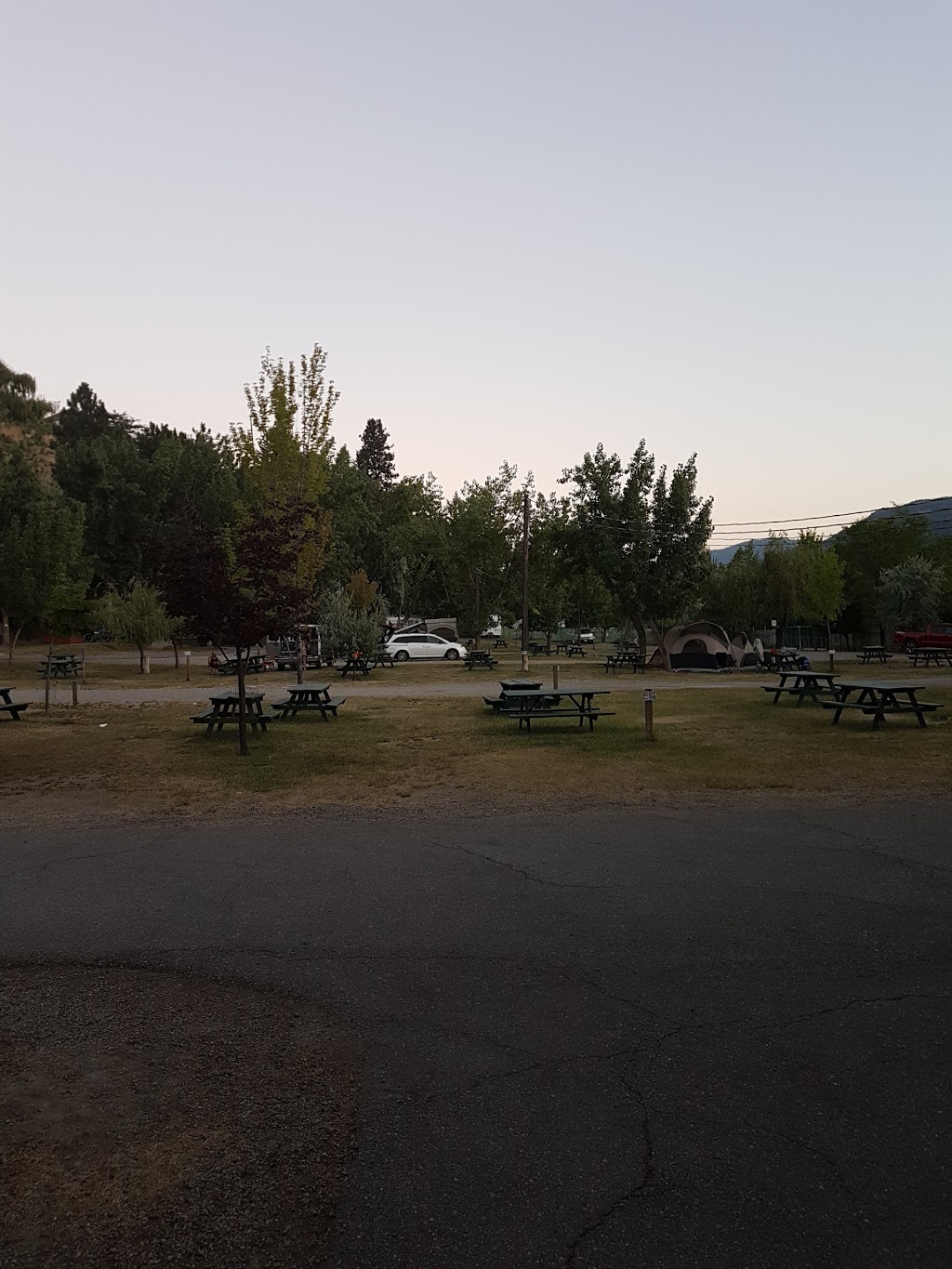 Lake Skaha Tent & Trailer Park | 3700 S Main St, Penticton, BC V2A 5J8, Canada | Phone: (250) 492-6322