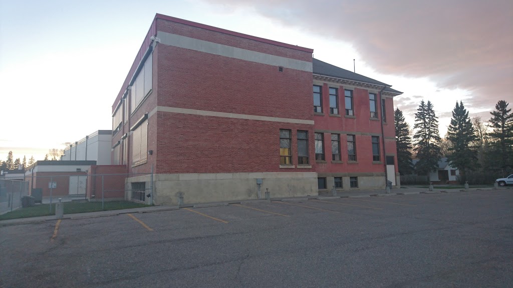 Spitzee Elementary School | 409 Macleod Trail SW, High River, AB T1V 1B4, Canada | Phone: (403) 652-2376