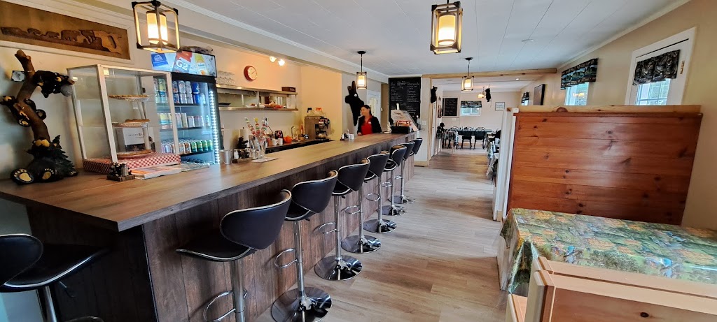 Bear Cubs Diner | 607 Pike Bay Rd, Pike Bay, ON N0H 2T0, Canada | Phone: (519) 793-4720