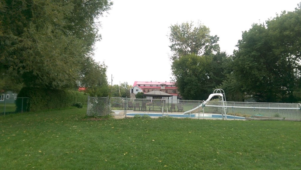 Hostellerie du Suroît | 255 Rue Principale, Beauharnois, QC J6N 0J5, Canada | Phone: (450) 225-1050