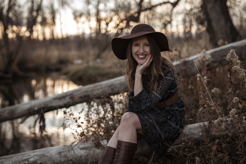 Liz Andrews Photography | 132 Crystal Shores Manor, Okotoks, AB T1S 2H6, Canada | Phone: (587) 966-5800