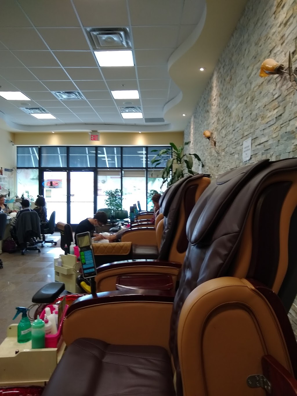 Nice One Nails | 9465 Mississauga Rd #7, Brampton, ON L6X 0B3, Canada | Phone: (905) 454-3229