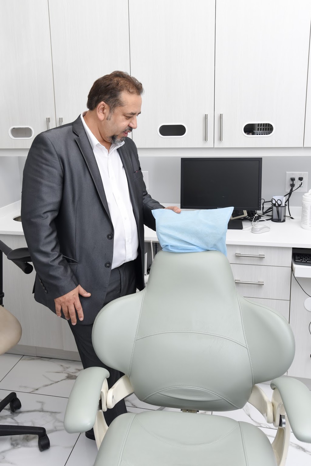 Bal Dental Centre | 4 Greystone Walk Dr #4, Scarborough, ON M1K 5J2, Canada | Phone: (416) 267-6789