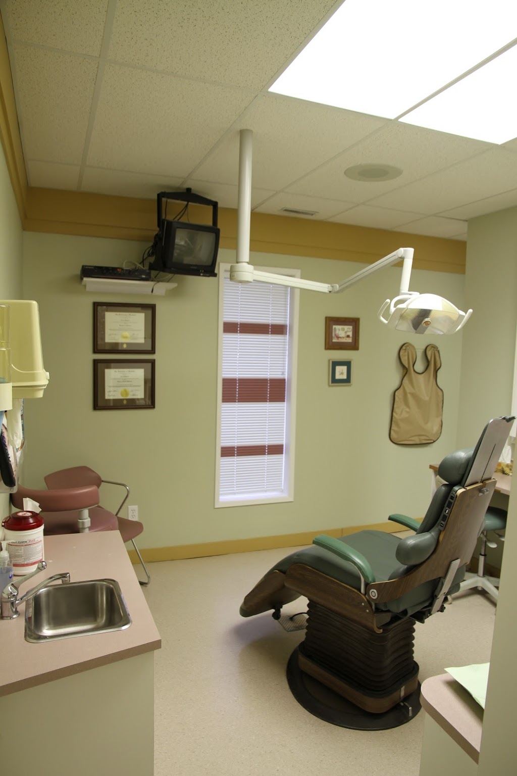 Roblin Dental Centre | 6016 Roblin Blvd, Winnipeg, MB R3R 0H4, Canada | Phone: (204) 895-2646