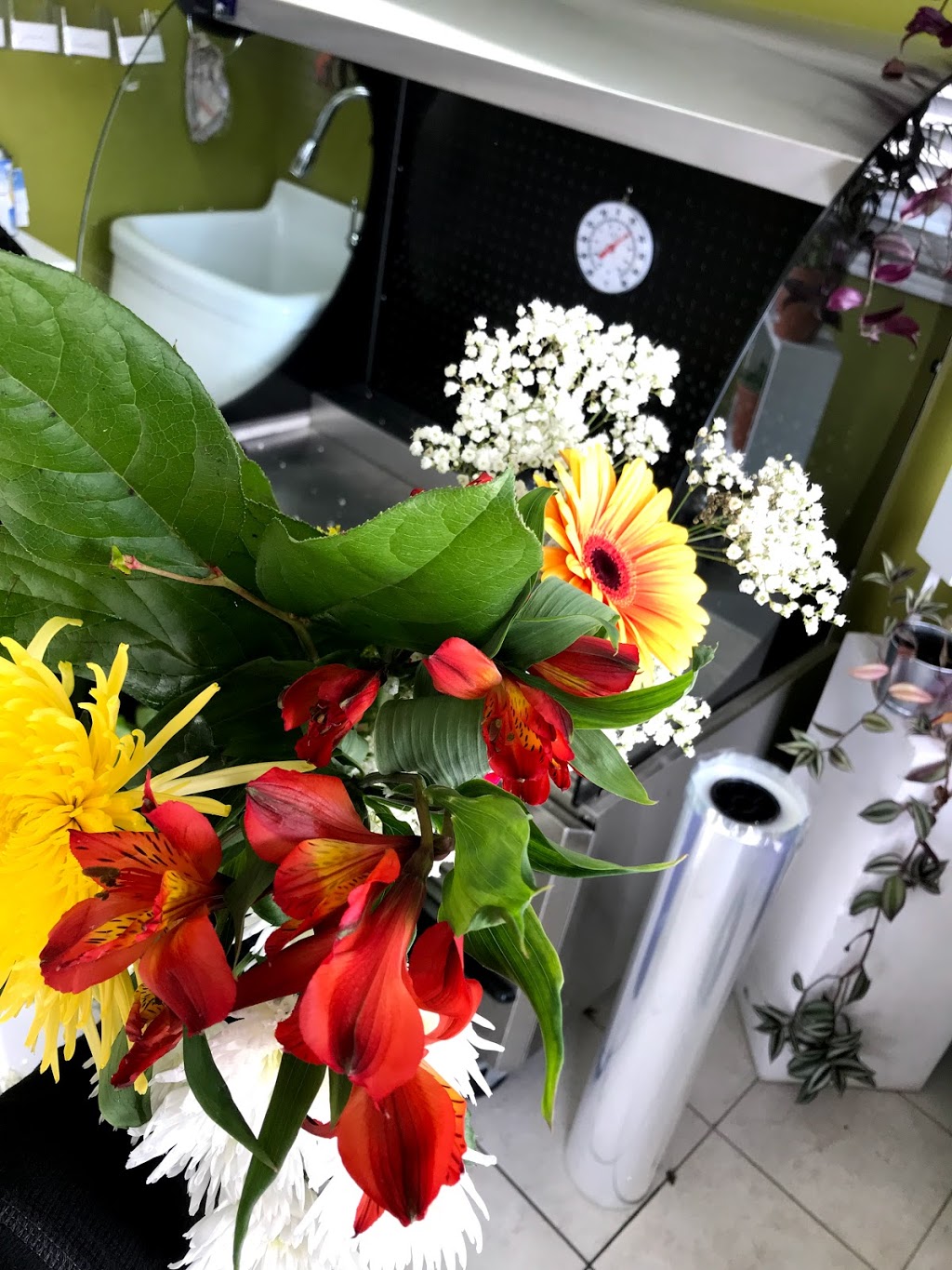 Fleuriste Mont-Bleu | 333 Rue Notre Dame, Gatineau, QC J8P 1L3, Canada | Phone: (819) 205-2025