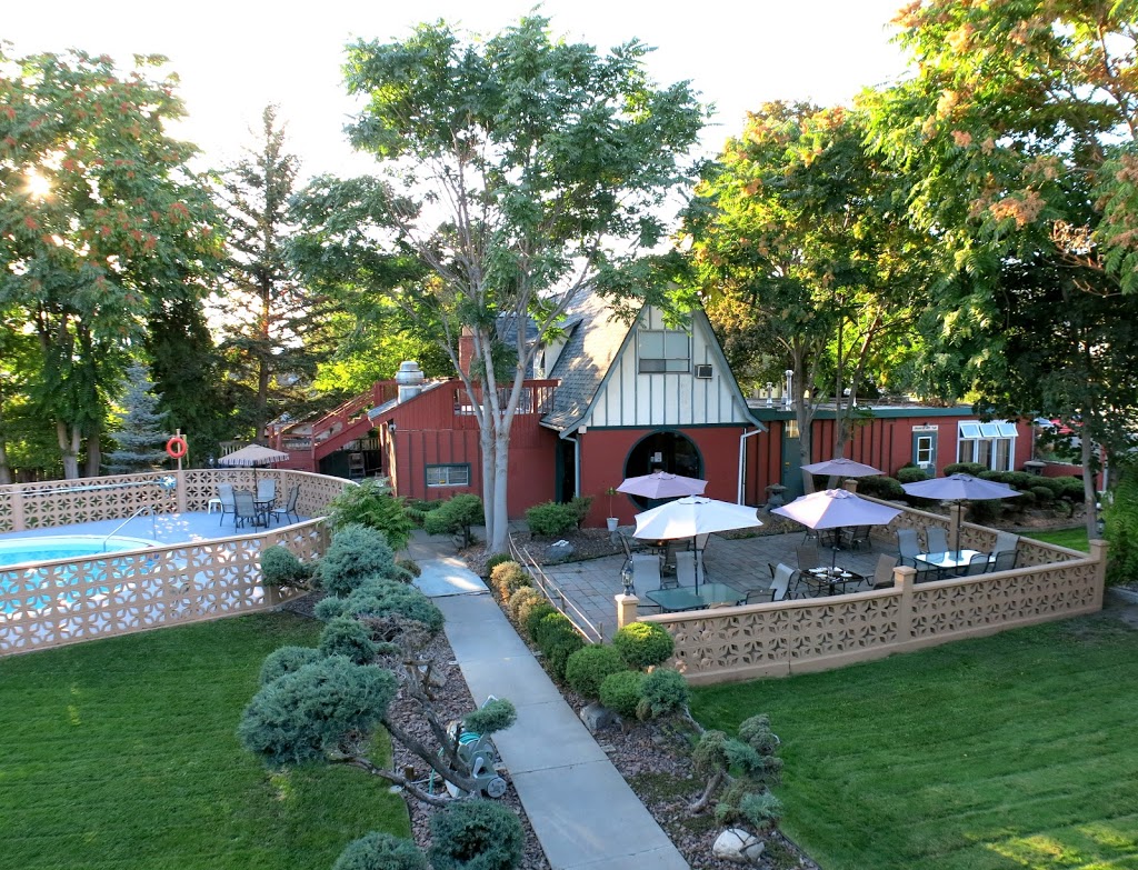 Tiki Village Motor Inn | 2408 34 St, Vernon, BC V1T 5W8, Canada | Phone: (250) 503-5566
