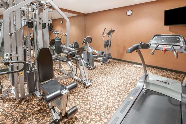 Super 8 by Wyndham Three Hills AB | 208 18 Ave N, Three Hills, AB T0M 2A0, Canada | Phone: (403) 443-8888