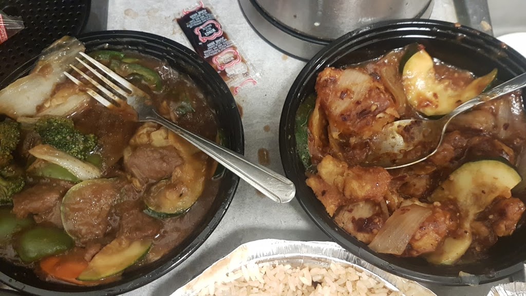 Lucky Garden Restaurant | 3828 Bloor St W, Etobicoke, ON M9B 1K9, Canada | Phone: (416) 239-8421