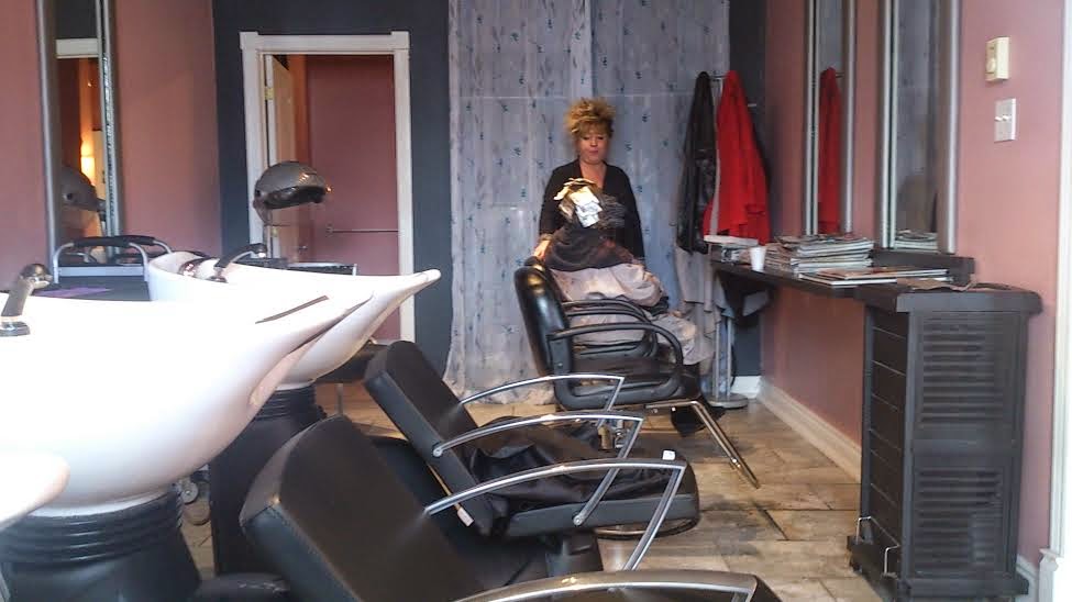 Coiffure de France/Ecole de Coiffure Destination | 167 Rue Saint-Louis, LeMoyne, QC J4R 2L3, Canada | Phone: (450) 466-2549