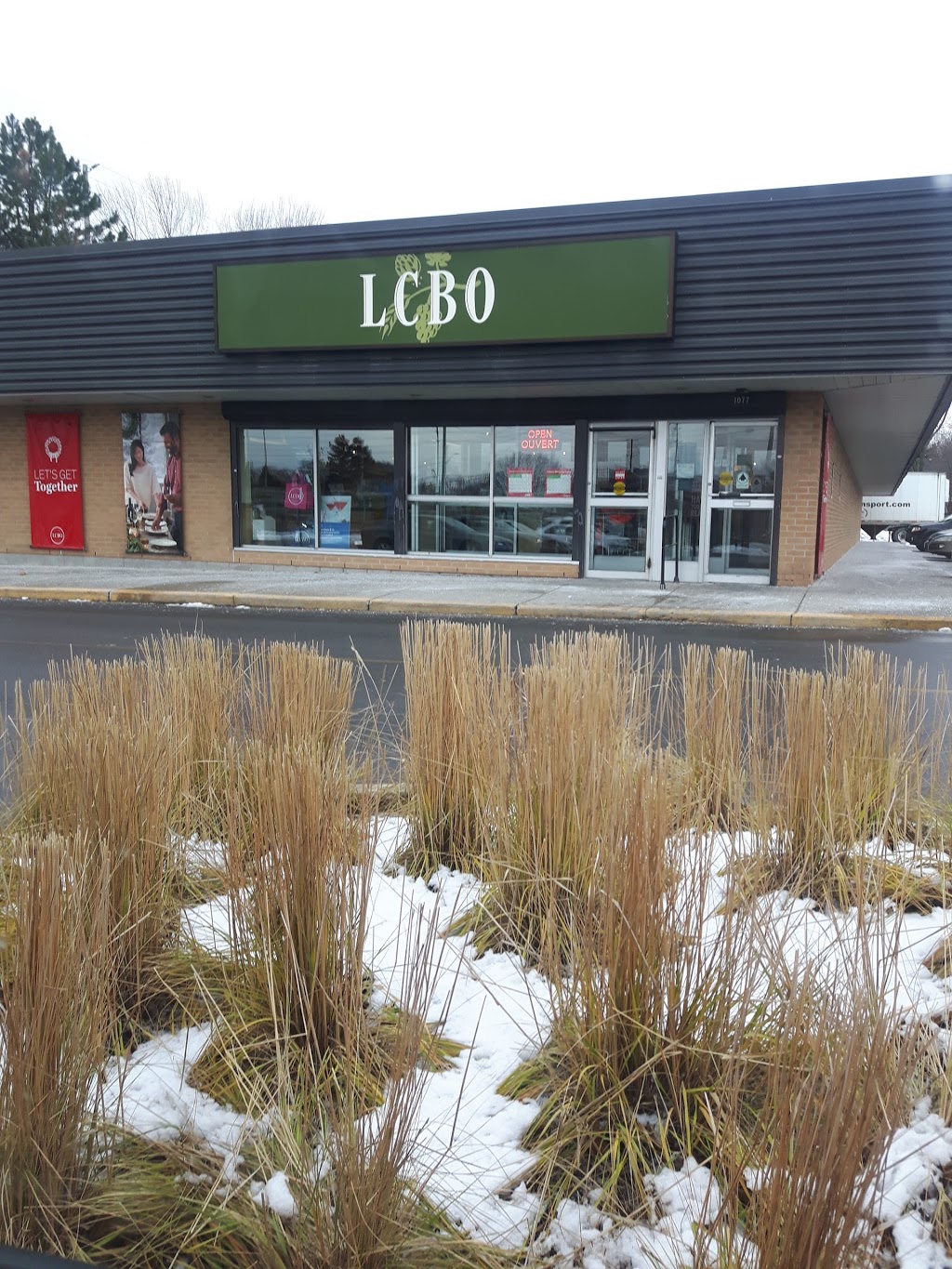 LCBO 1077 North Service Road Applewood Village Plaza, Mississauga, ON