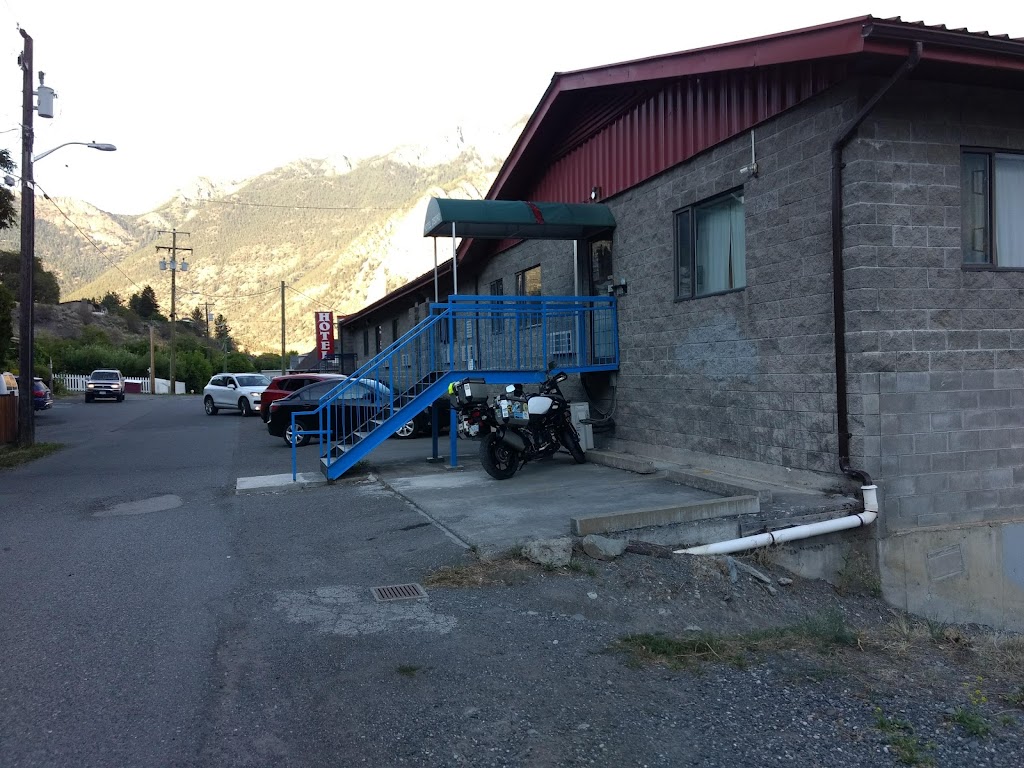 Hotel DeOro | 639 Main St, Lillooet, BC V0K 1V0, Canada | Phone: (250) 256-2355