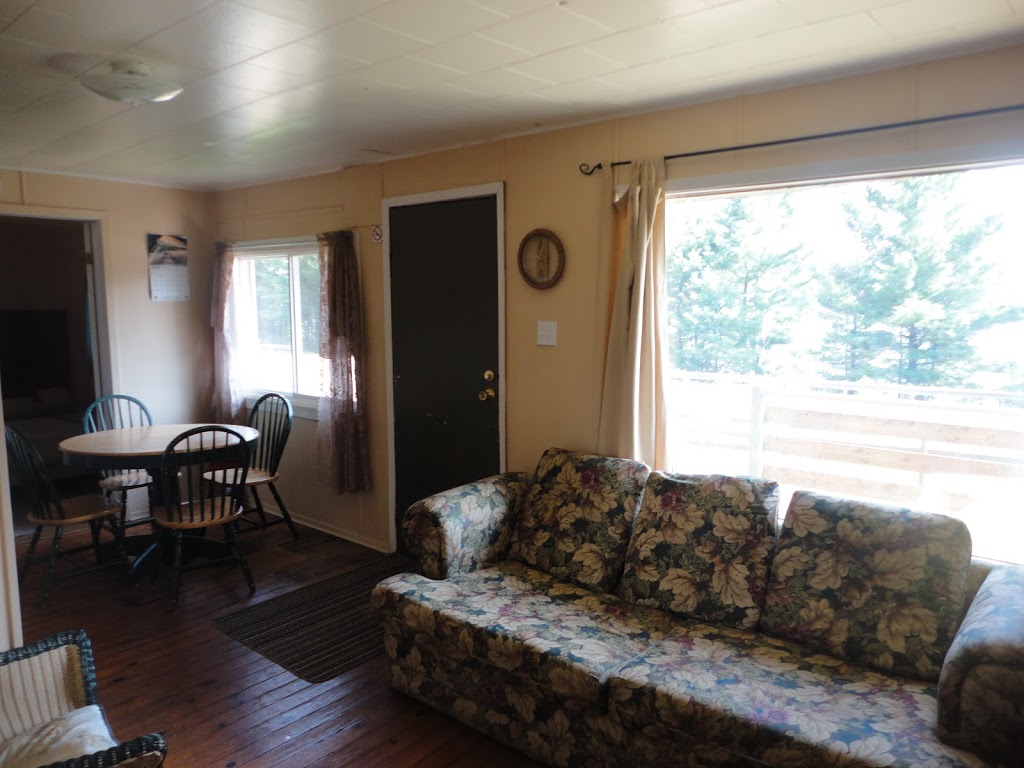 Mazinaw Lakeside Resort and Eatery | 17370 ON-41, Cloyne, ON K0H 1K0, Canada | Phone: (613) 900-9749