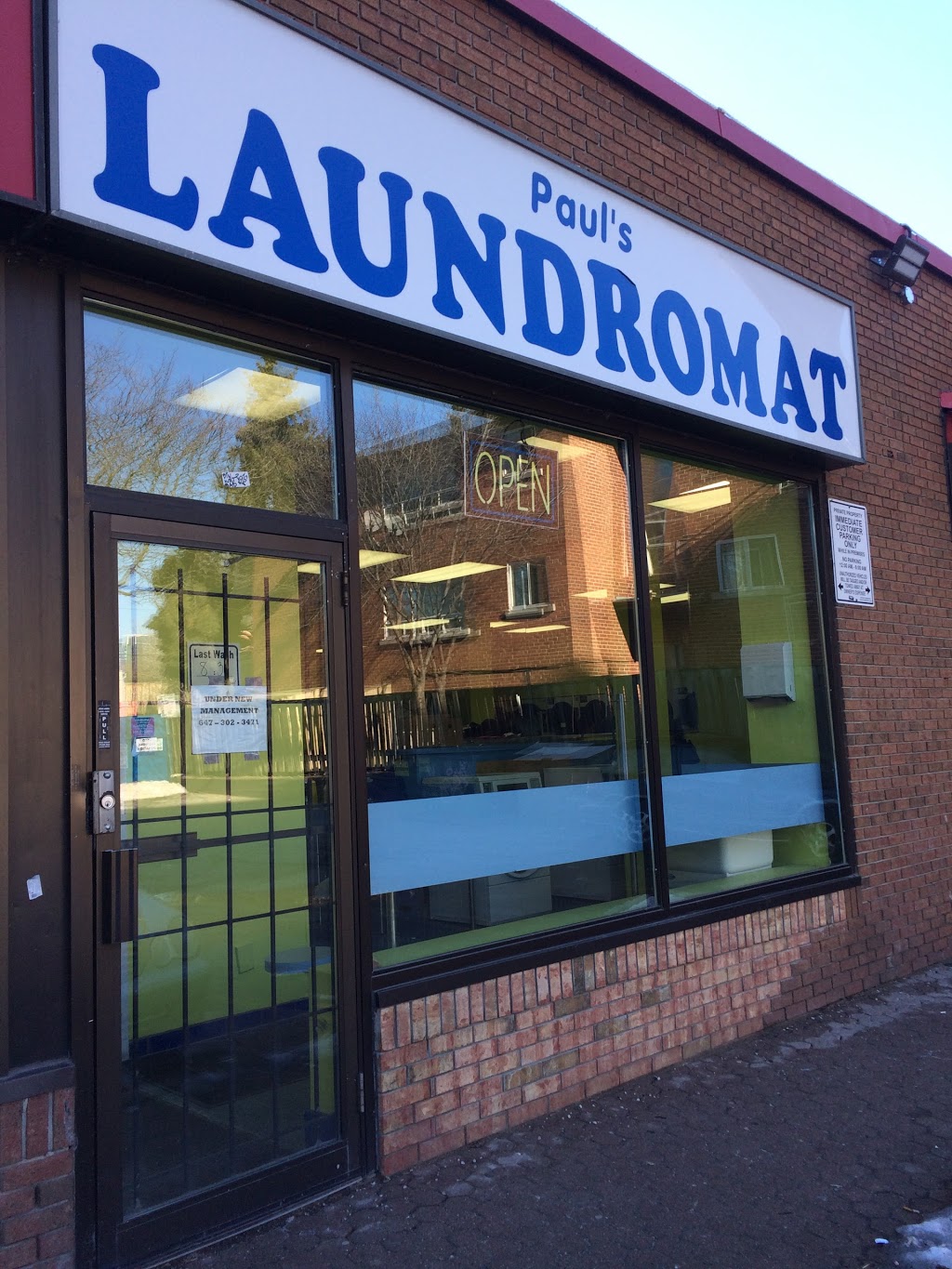 Pauls Laundromat | 2380 Lake Shore Blvd W, Etobicoke, ON M8V 1C3, Canada | Phone: (647) 302-3471