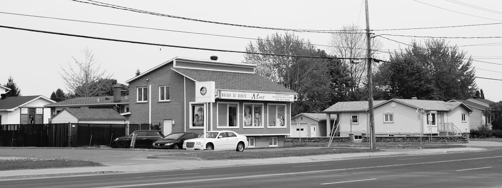 Le Must | 1275 Chemin de Saint-Jean, La Prairie, QC J5R 2L6, Canada | Phone: (450) 444-0450