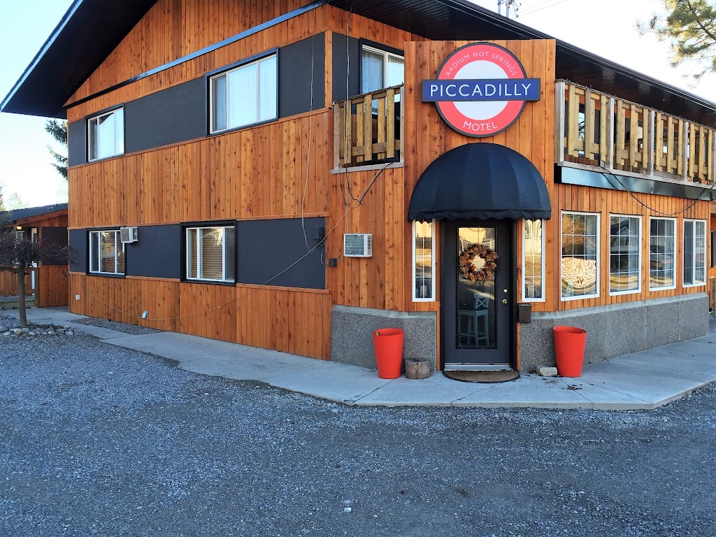 The Piccadilly | 4874 St Joseph St, Radium Hot Springs, BC V0A 1M0, Canada | Phone: (250) 347-9532