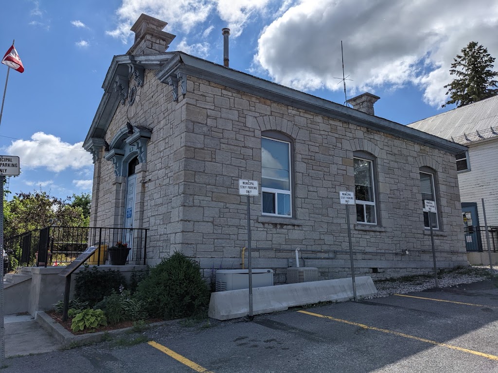 Wolfe Island Town Hall | 1191 County Rd 96, Wolfe Island, ON K0H 2Y0, Canada | Phone: (613) 385-2216