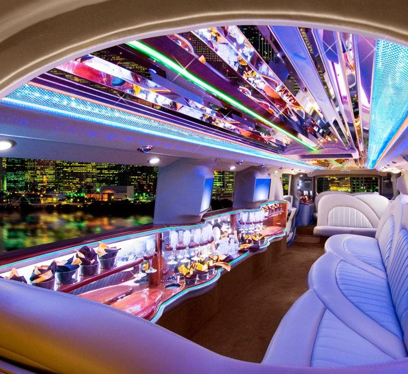 Grandeur Limousine | 420 Forest Ave, St Thomas, ON N5R 2K9, Canada | Phone: (519) 453-7307
