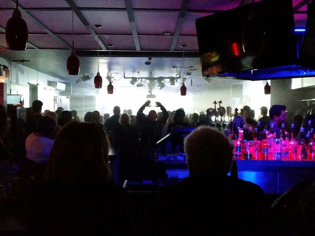 Le Cluster Bar Spectacle | 9320 Bd Guillaume-Couture, Lévis, QC G6V 9R2, Canada | Phone: (418) 833-8549