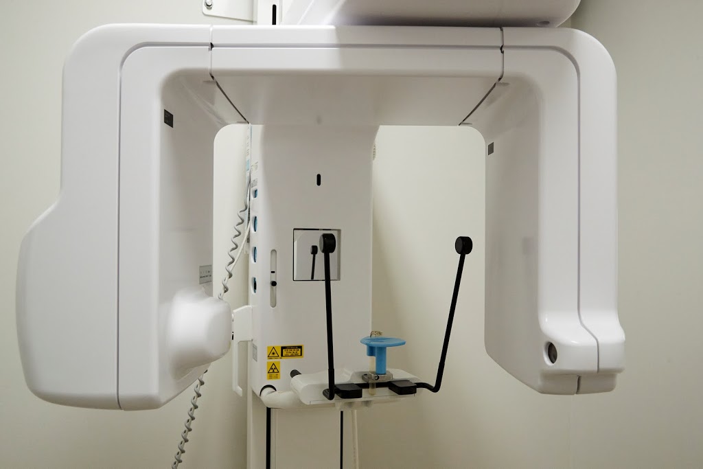 Santé Dentaire VMR | 3333 Boulevard Graham # 210, Mont-Royal, QC H3R 3L5, Canada | Phone: (514) 738-8934