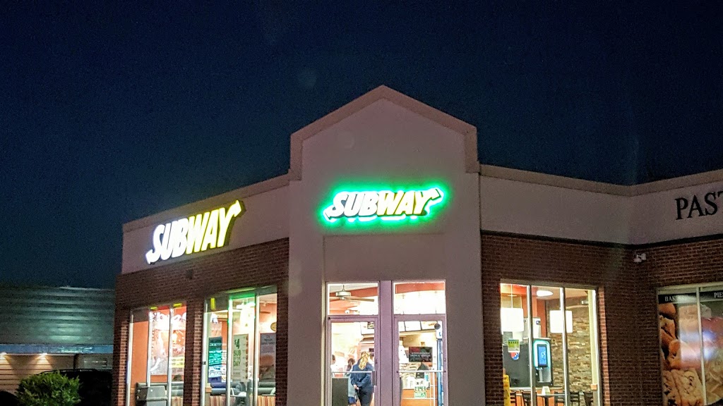 Subway | 3392 Dougall Rd, Windsor, ON N9E 1S3, Canada | Phone: (519) 972-9707
