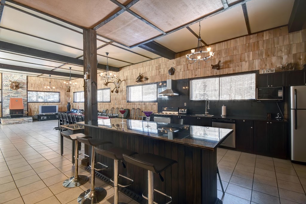 Chalet du Rocher | 100 Chemin du Lac du Rocher, Val-des-Lacs, QC J0T 2P0, Canada | Phone: (514) 638-3576