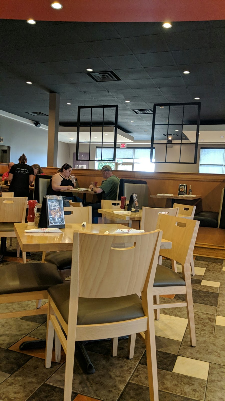 Swiss Chalet Rotisserie & Grill | 84 Lynden Rd, Brantford, ON N3R 6B8, Canada | Phone: (519) 759-6990