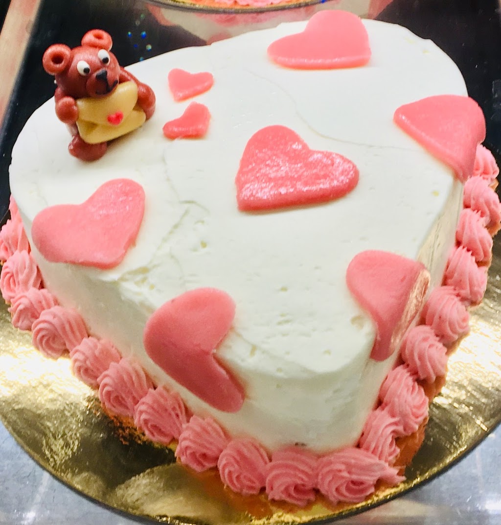 Hot Oven Bakery | 250 The East Mall, Etobicoke, ON M9B 6J6, Canada | Phone: (416) 233-6771