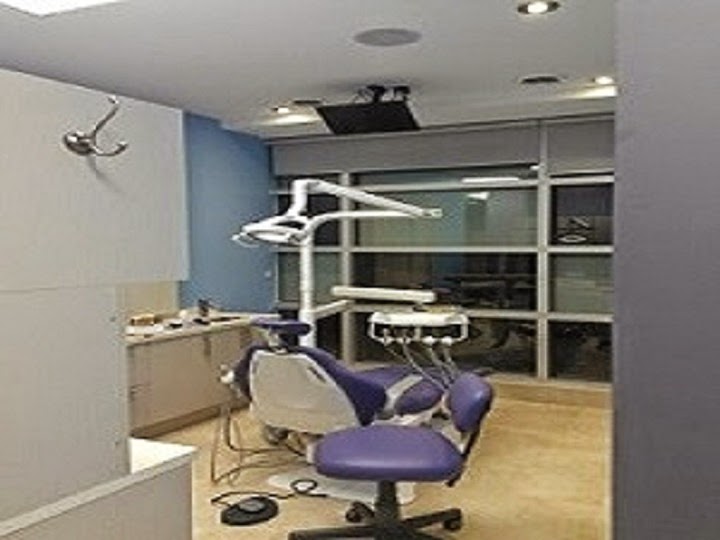 Hakeem Dental | 2250 Bovaird Dr E #105, Brampton, ON L6R 0W3, Canada | Phone: (905) 792-9922