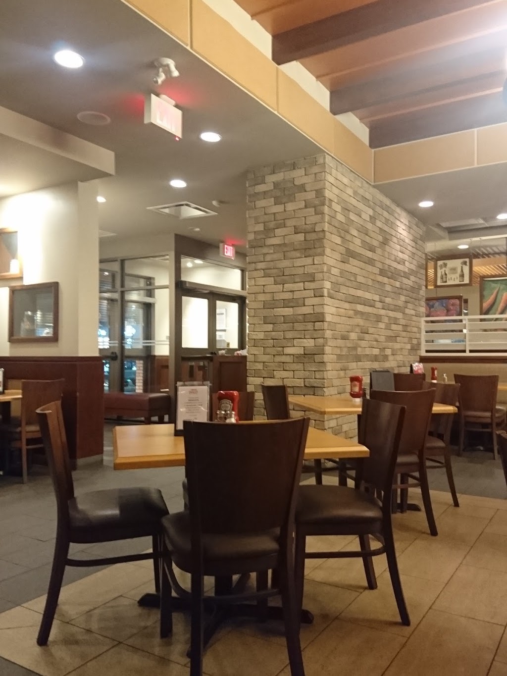 Swiss Chalet Rotisserie & Grill | 3434 Kempt Rd, Halifax, NS B3K 4X7, Canada | Phone: (902) 454-4226