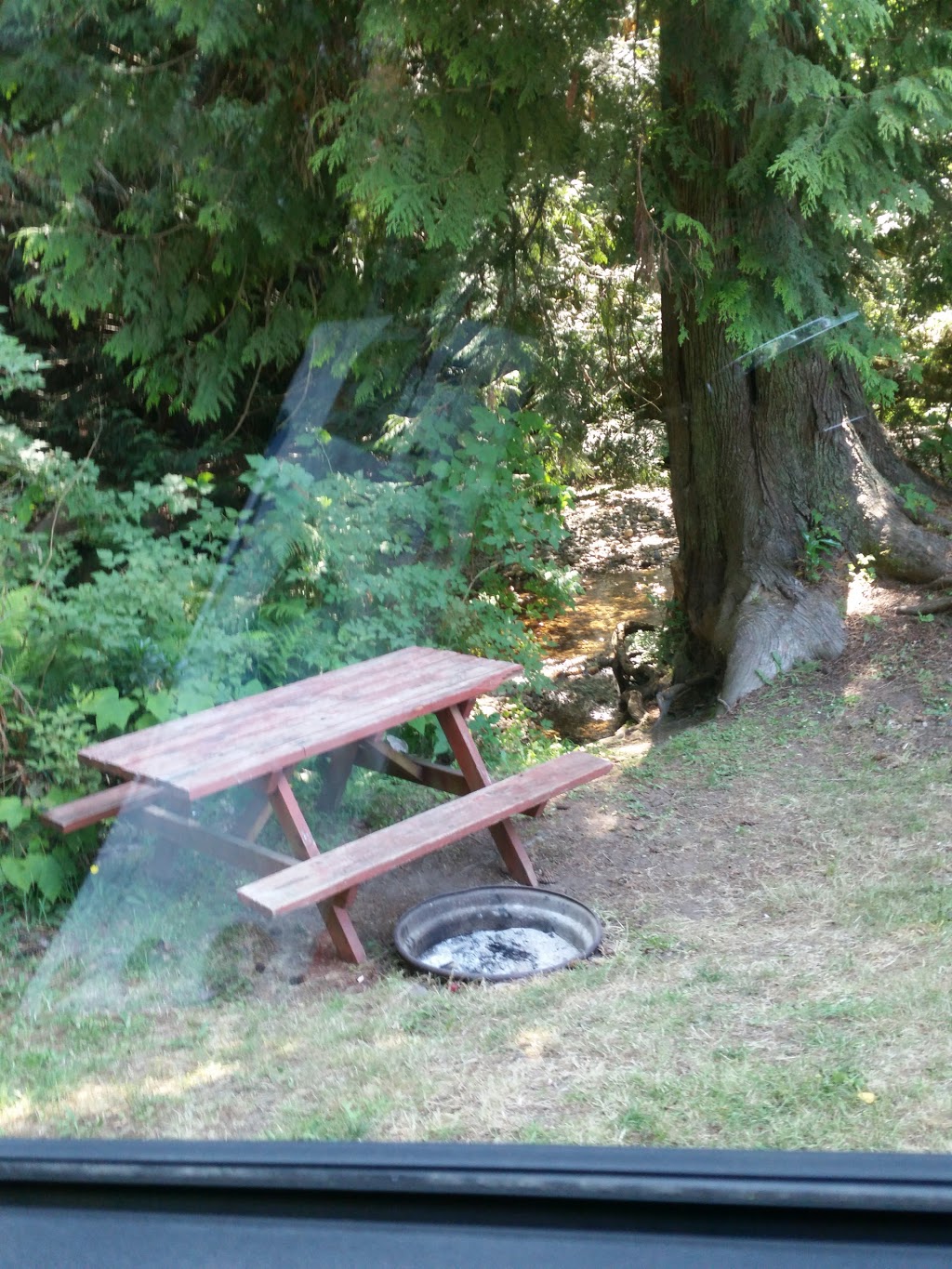 Creekside Campground | 4314 Sunshine Coast Hwy, Sechelt, BC V0N 3A1, Canada | Phone: (604) 885-5937