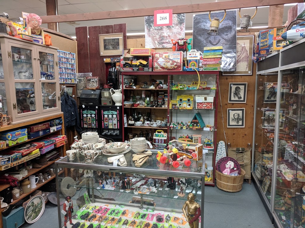 St Jacobs Antiques Market | 805 King St N, Waterloo, ON N2J 4G8, Canada | Phone: (519) 880-1944