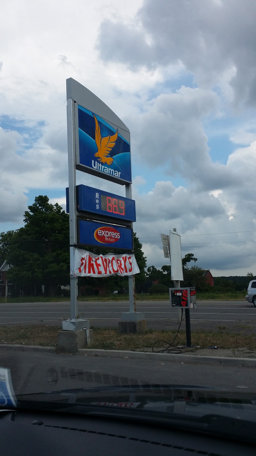 Ultramar | 6 Lindsay Rd, Peterborough, ON K9J 6X3, Canada | Phone: (705) 741-1219