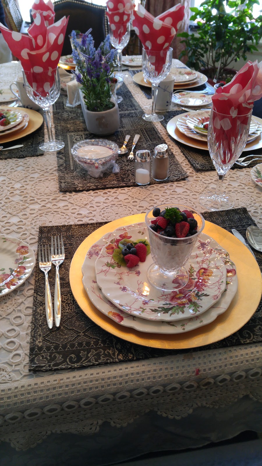 At Home Bed & Breakfast at the Rose Manor | 41 Frazer St, Welland, ON L3C 5B7, Canada | Phone: (905) 734-9972