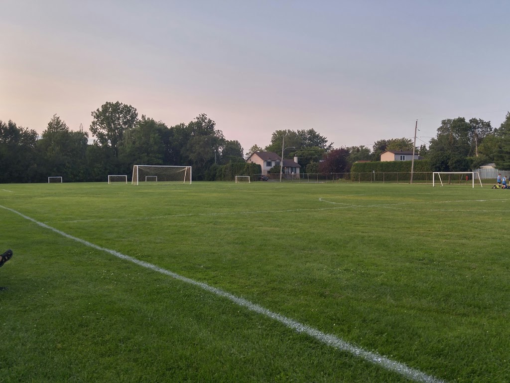 Edgewater Elementary School | 220 Boulevard Cardinal Léger, Pincourt, QC J7W 3Y5, Canada | Phone: (514) 453-4534