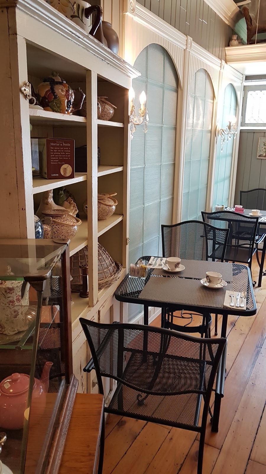 Phidellias | 121 Peel St, New Hamburg, ON N3A 1E7, Canada | Phone: (519) 662-3429